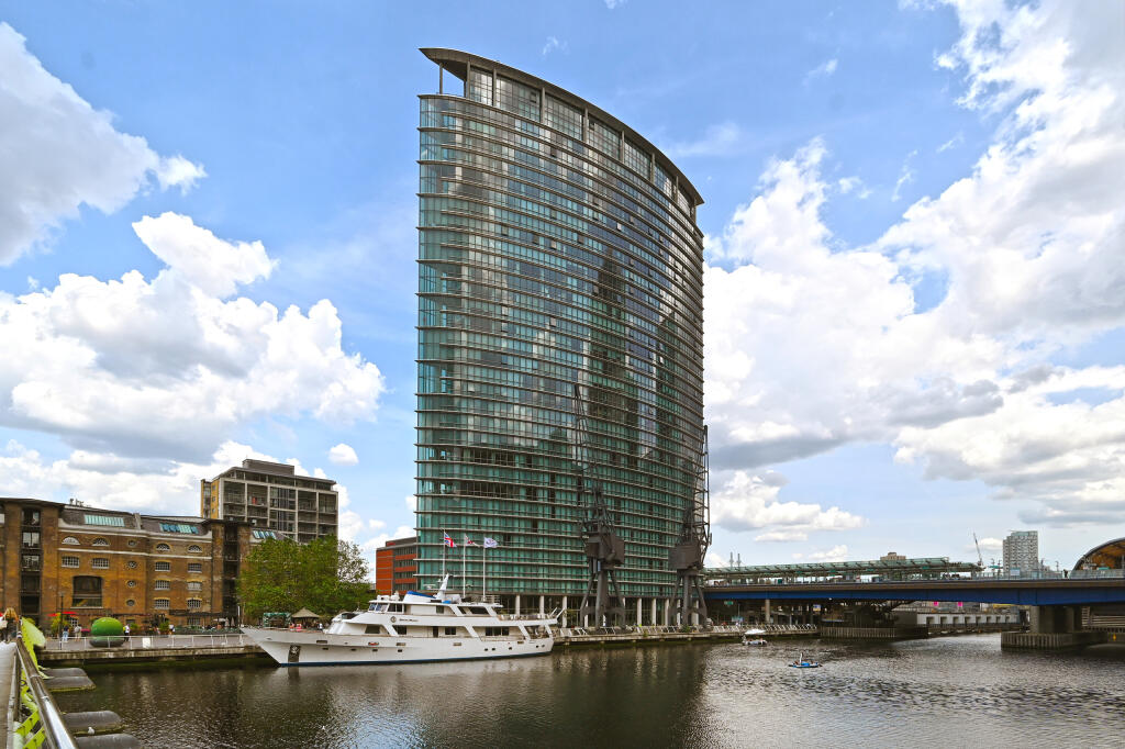 2-bed flat on One West India Quay, Canary Wharf, E14, £630,000