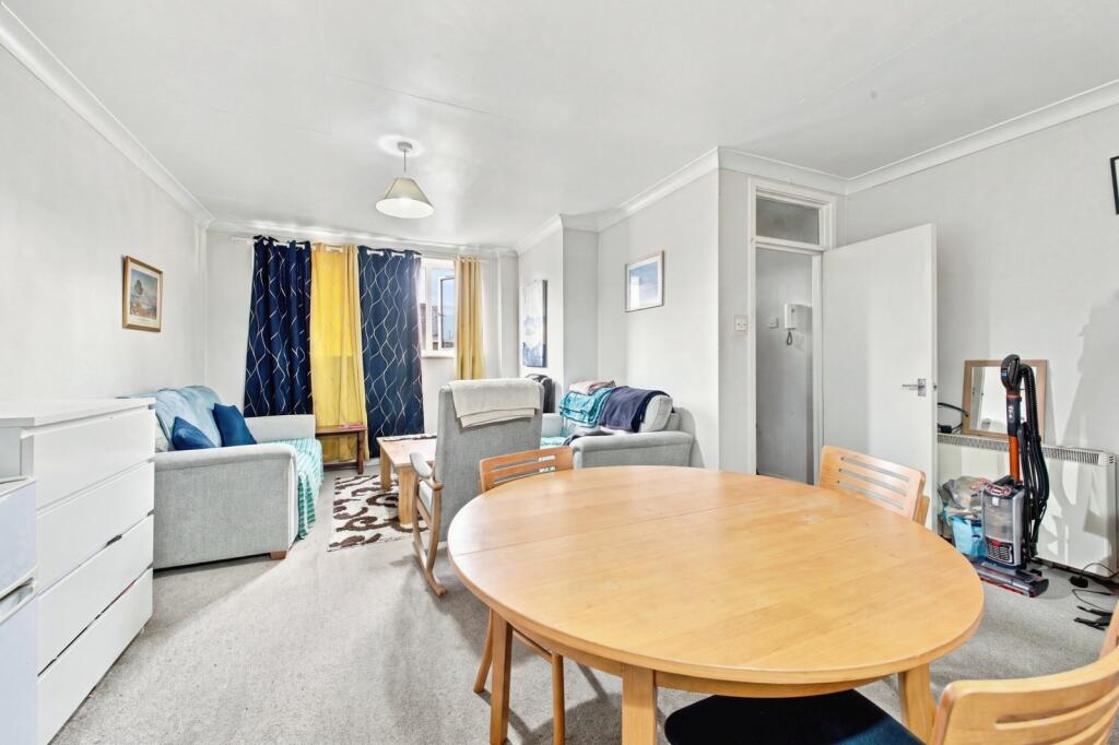 Apartment in Northampton, West Northamptonshire - More