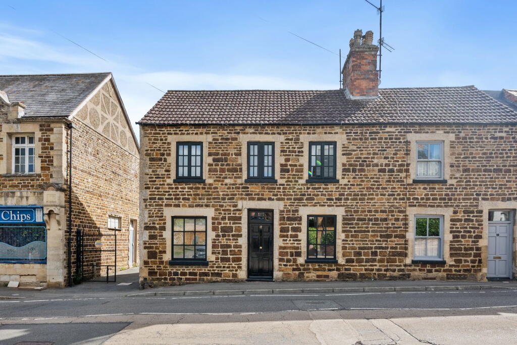 4-bed terraced on High Street, Broughton, NN14, £350,000