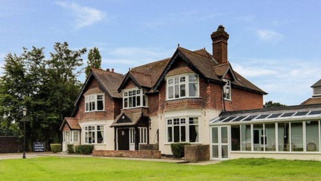 Main image of property: The Maple Manor Hotel, Crawley, West Sussex, RH11