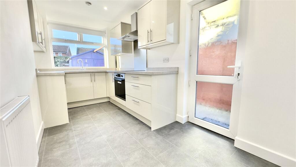 Hillcrest Drive, Greasby, Wirral, Merseyside, CH49 photo 4