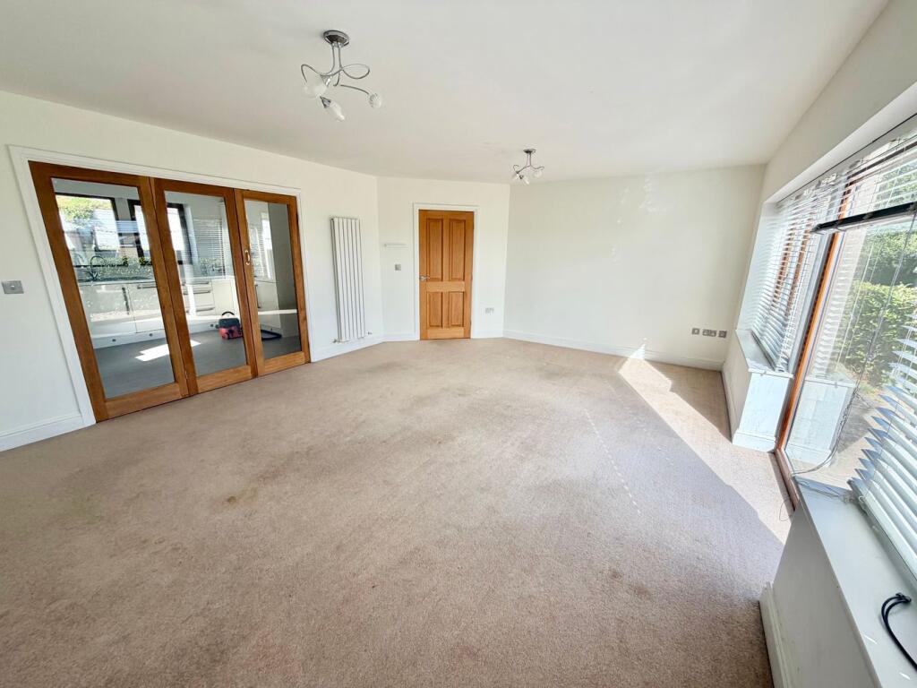 Cure Hill, Oakworth, Keighley, BD22 photo 3