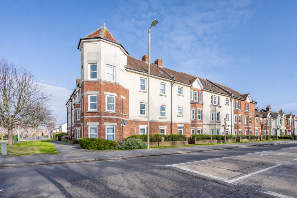 Main image of property: Southampton Road, Eastleigh, SO50 5QJ