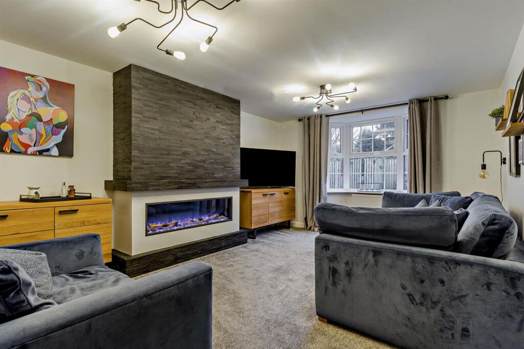 Hillcrest Drive, Branton, Doncaster photo 3