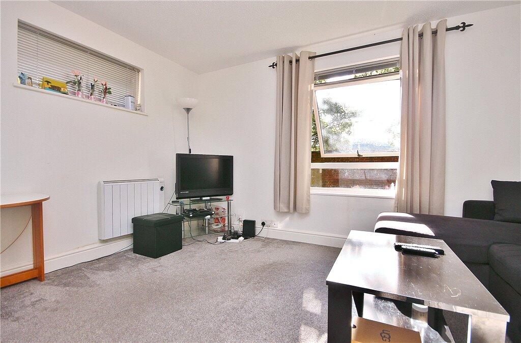 Apartment in Spelthorne, Surrey - View 5