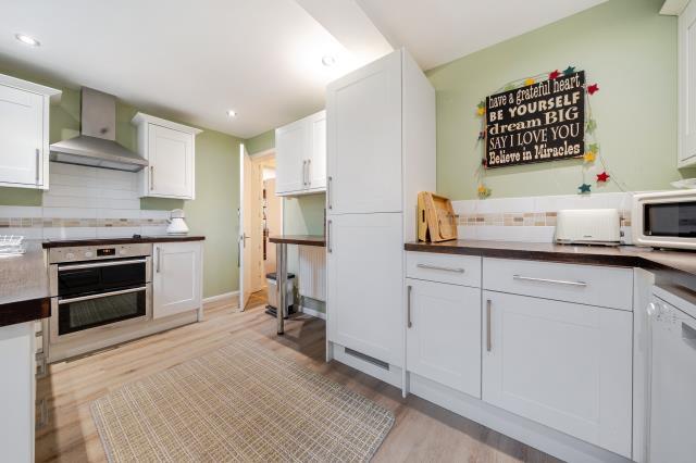 Eton Close, Witney photo 4