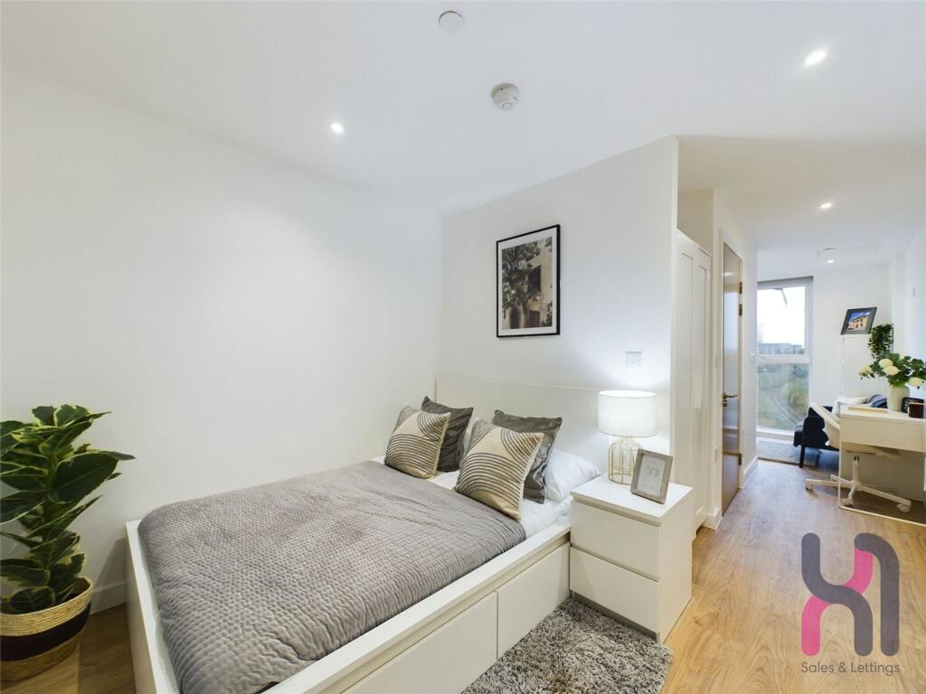 Apartment in Salford, Greater Manchester - View 4