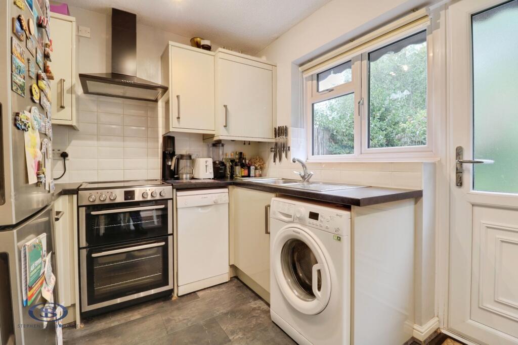 House in Stoke-on-Trent - More