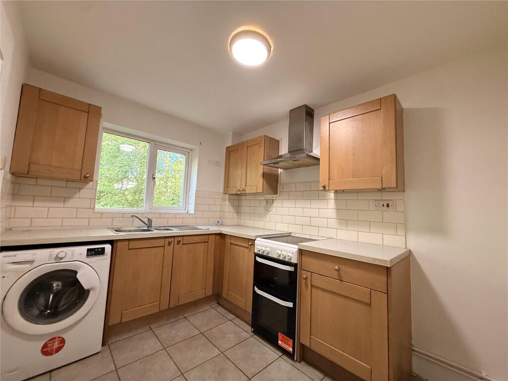 Apartment in Preston - View 3