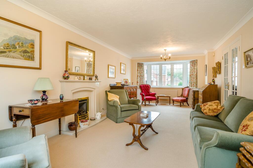House in Newport - More