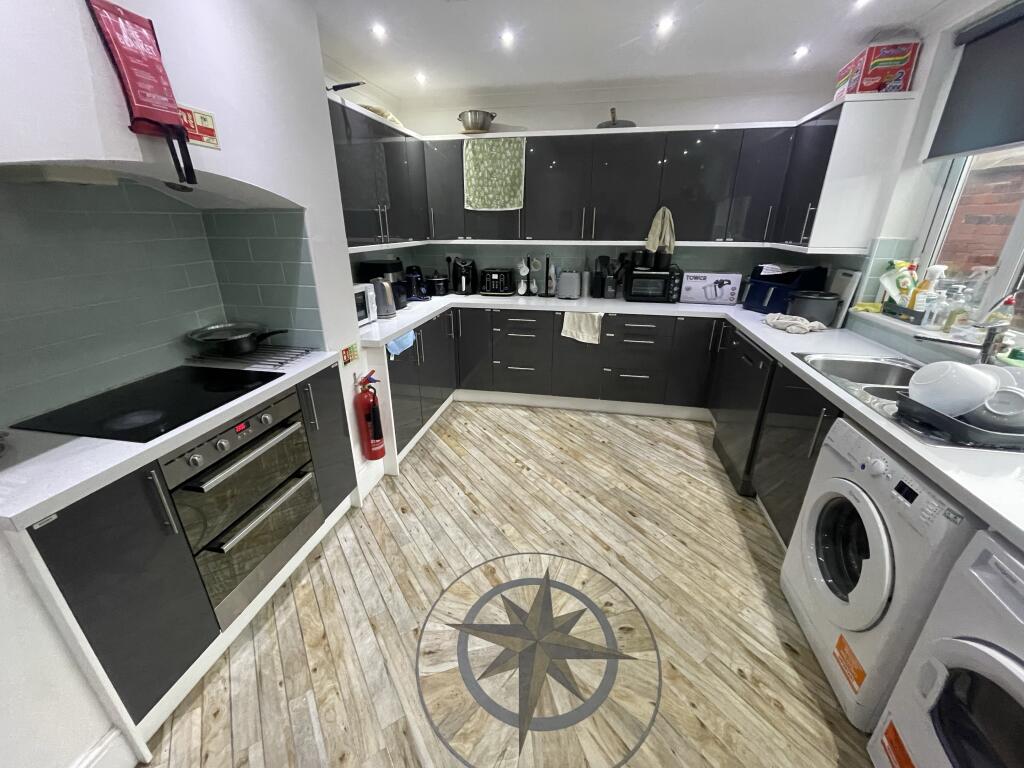 140 Lower Rawson Street, Farnworth, Bolton, Lancashire BL4 7RT photo 3