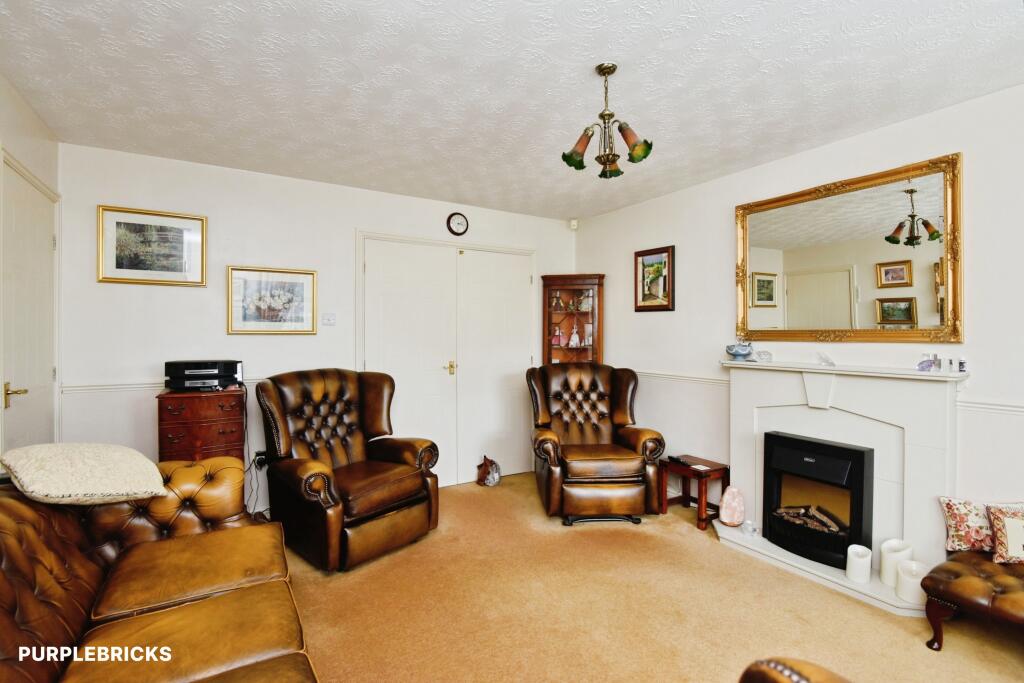 House in Stoke-on-Trent - More