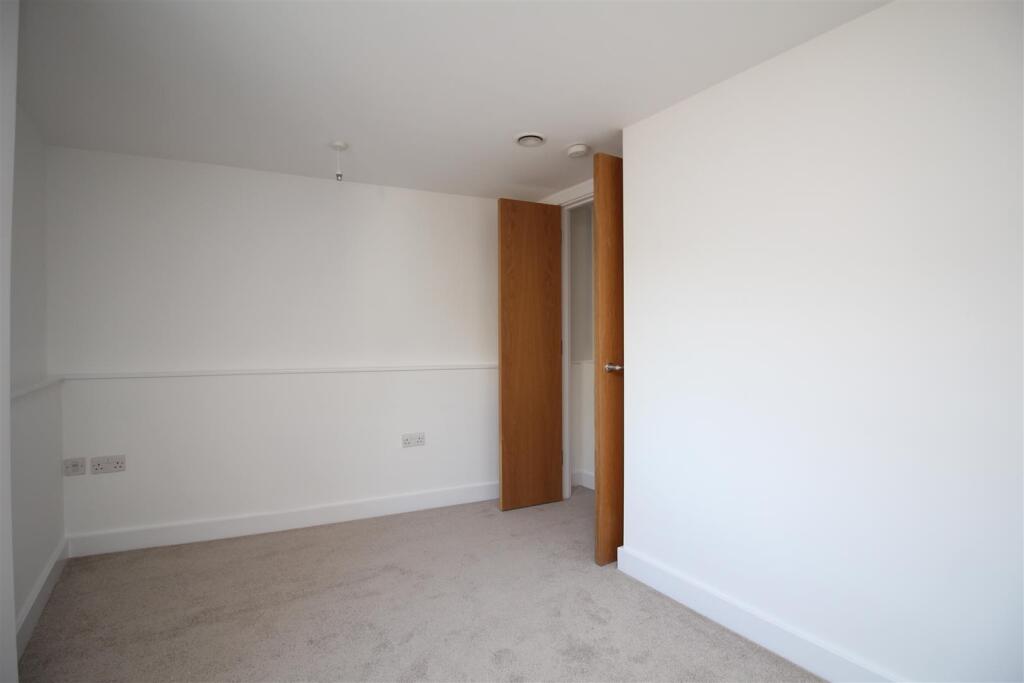 Apartment in Canterbury, Wincheap Industrial Estate, Wincheap - View 4
