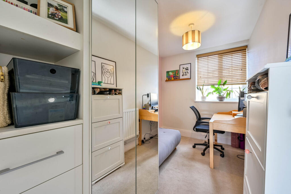 Apartment in London - More