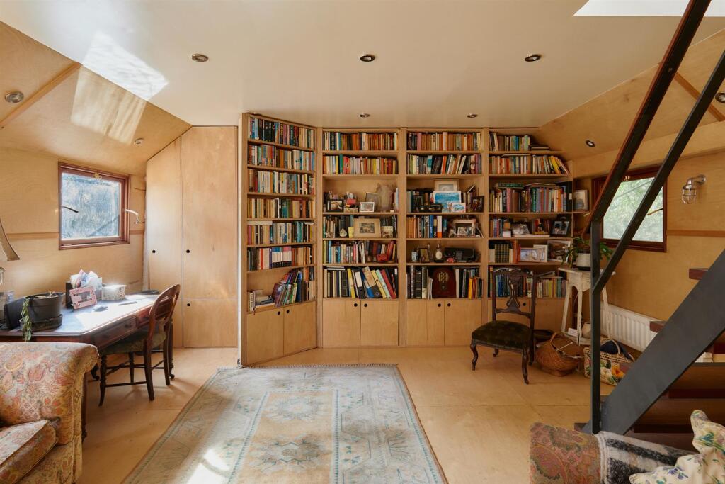 House in Twickenham - View 4
