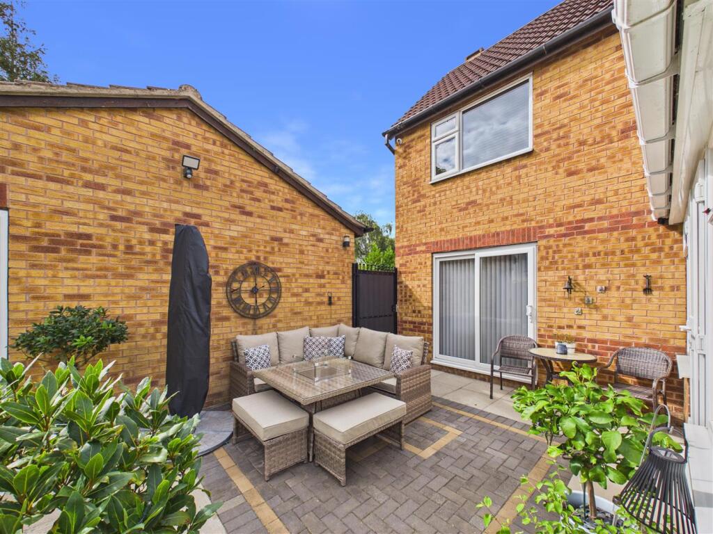 House in Hull - View 3