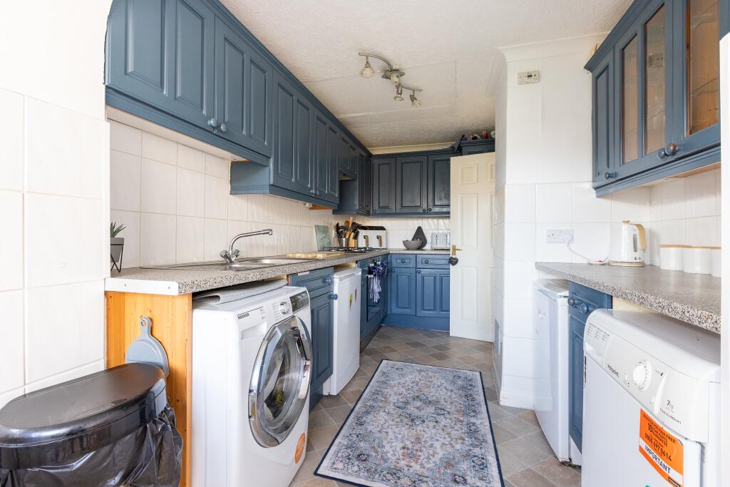 Fonmon Road, Rhoose, Barry photo 3