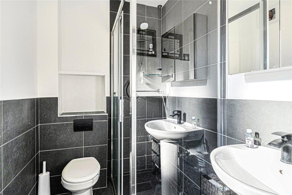 House in Aldershot, Gun Hill Park, North Town - More