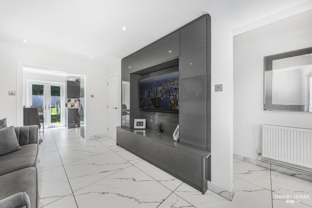 House in Southend-on-Sea - View 3