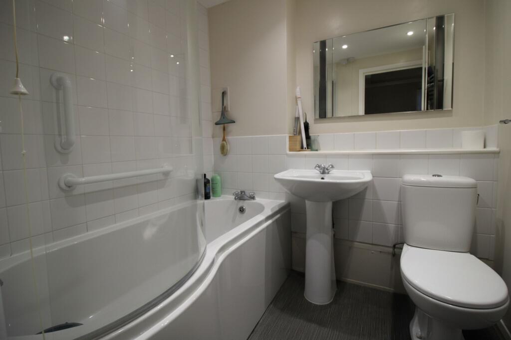 Snowdon Close, Eastbourne, BN23 photo 5