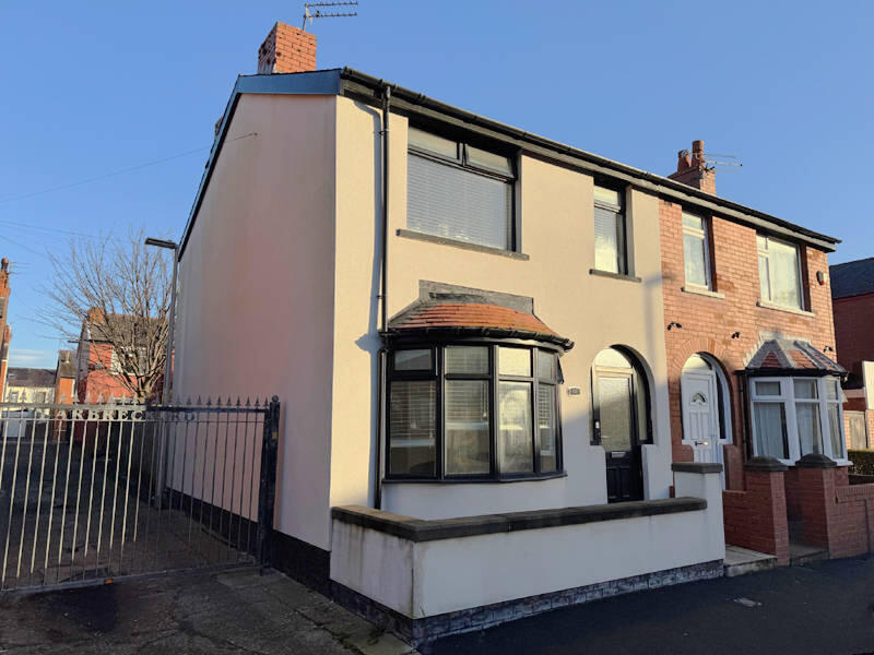 Main image of property: LARBRECK AVENUE - BLACKPOOL - FY3 8EF