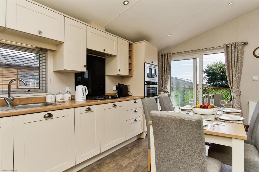 House in Portsmouth - View 5