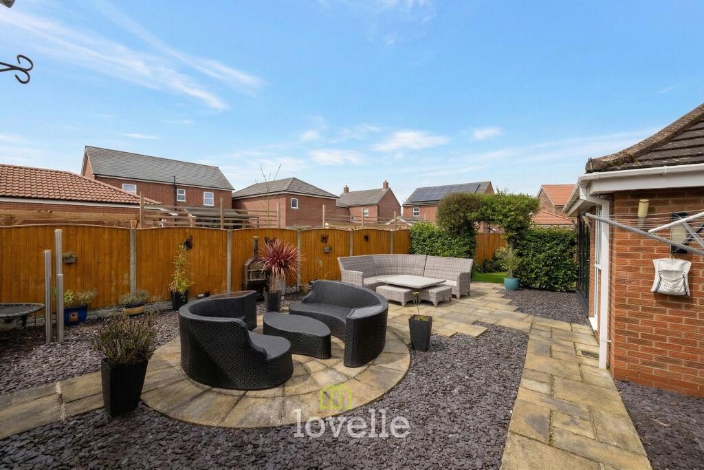 House in Grimsby, Healing - View 3