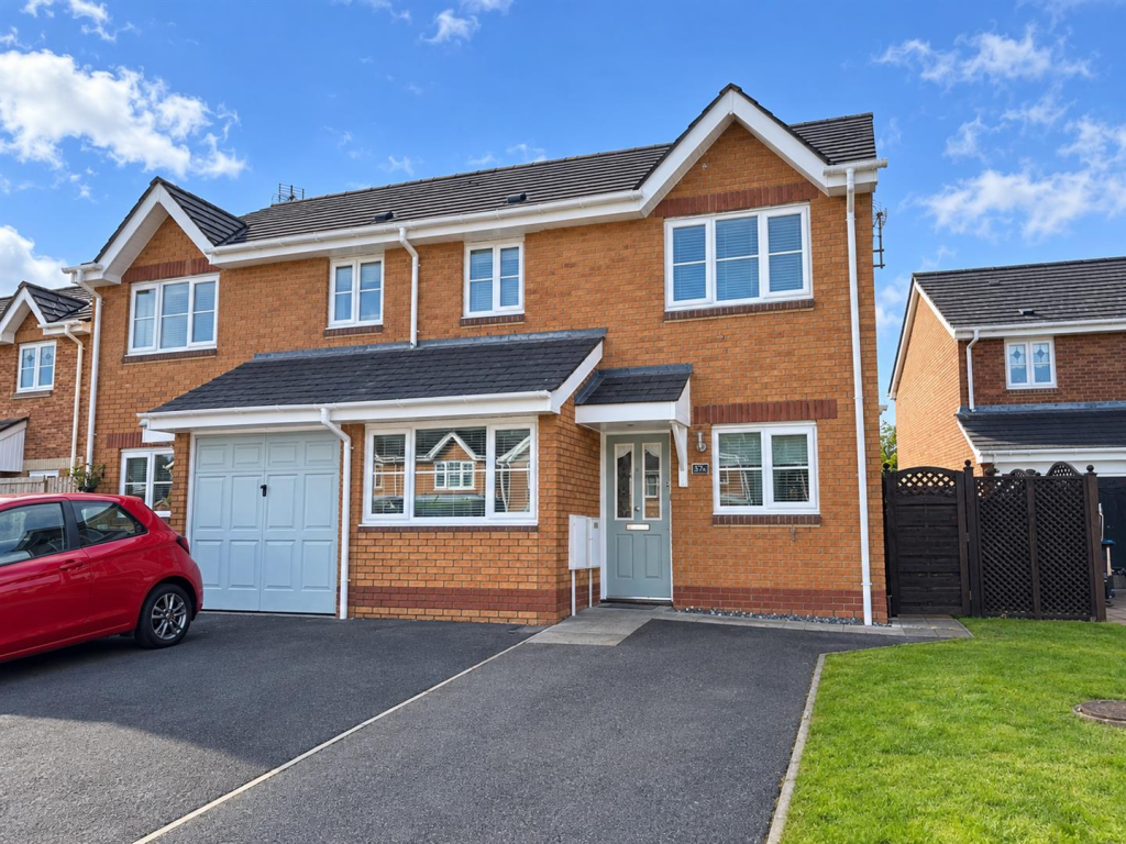 Main image of property: Llys Pentre, Broadlands, Bridgend, CF31 5DY