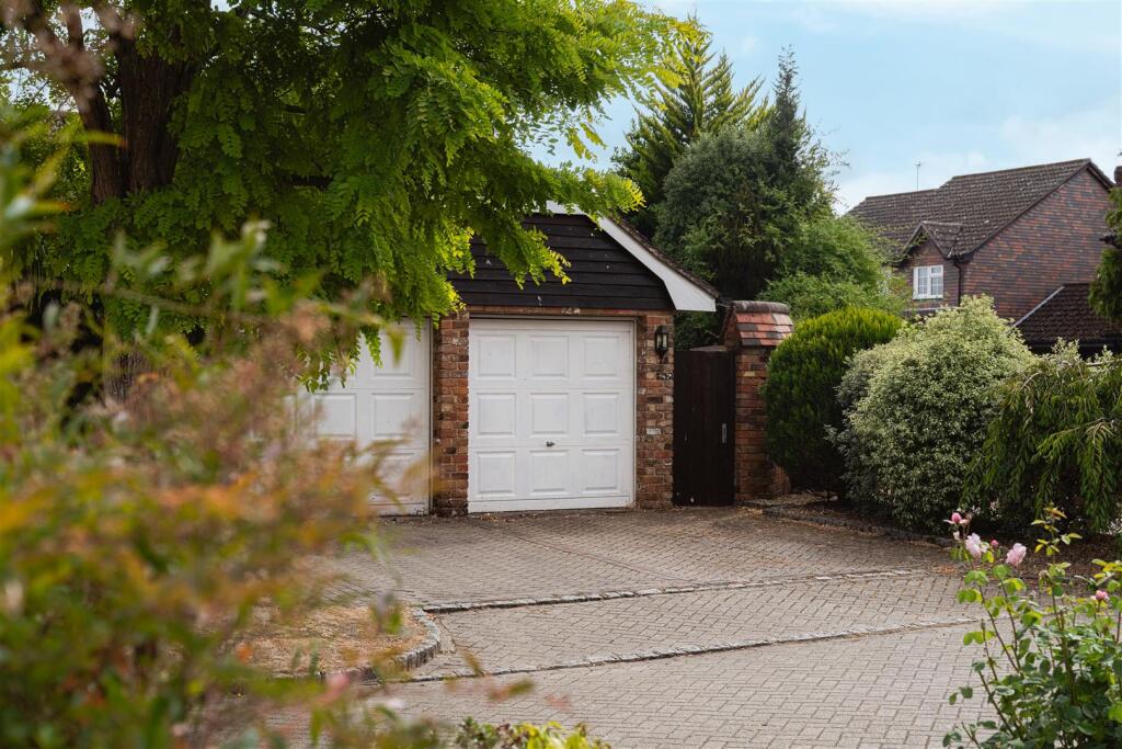 House in Tandridge, Bletchingley - View 5