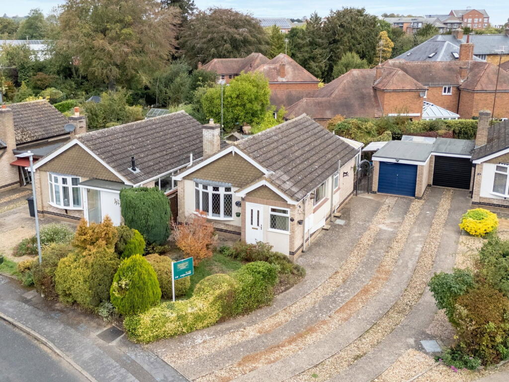2-bed detached on Latimer Crescent, Market Harborough, LE16 8AP, £350,000