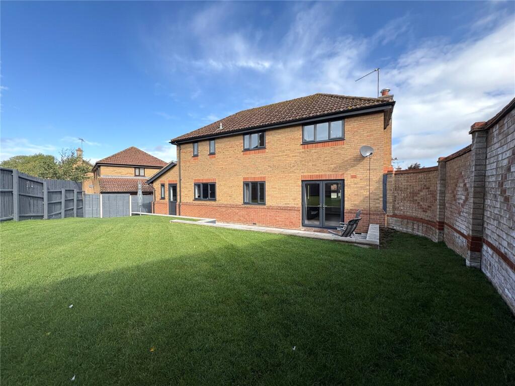 House in Long Buckby, West Northamptonshire - View 2