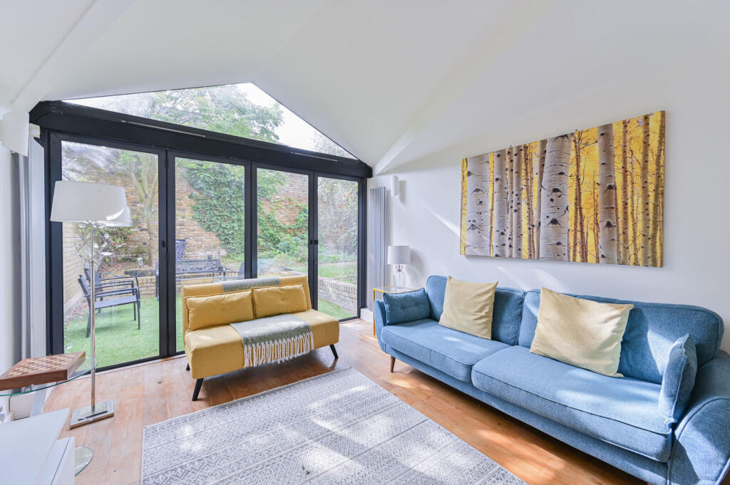 Main image of property: Shaftesbury Mews, Clapham, London, SW4