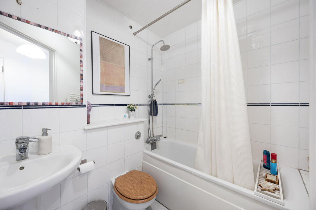 Apartment in London - View 4