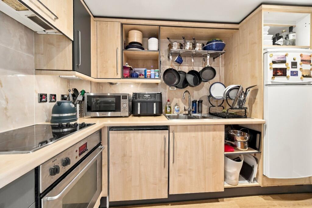 Apartment in London, Angel, Islington - View 3