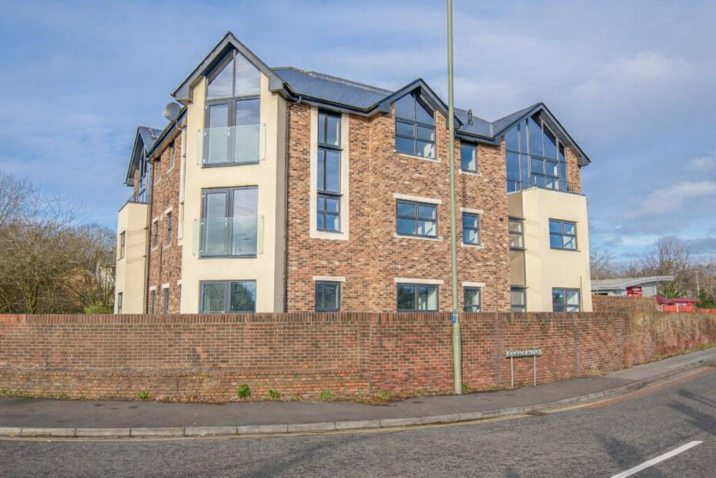 Main image of property: 192 - 194 Leigh Road, Eastleigh, Hampshire, SO50