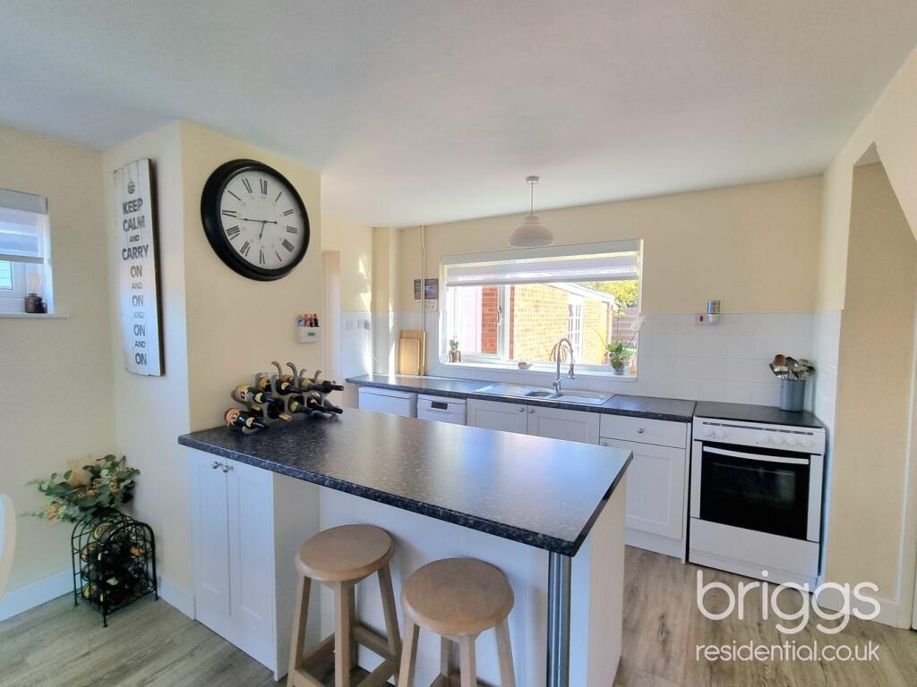 Manor Way, Deeping St James, Market Deeping, PE6 photo 4