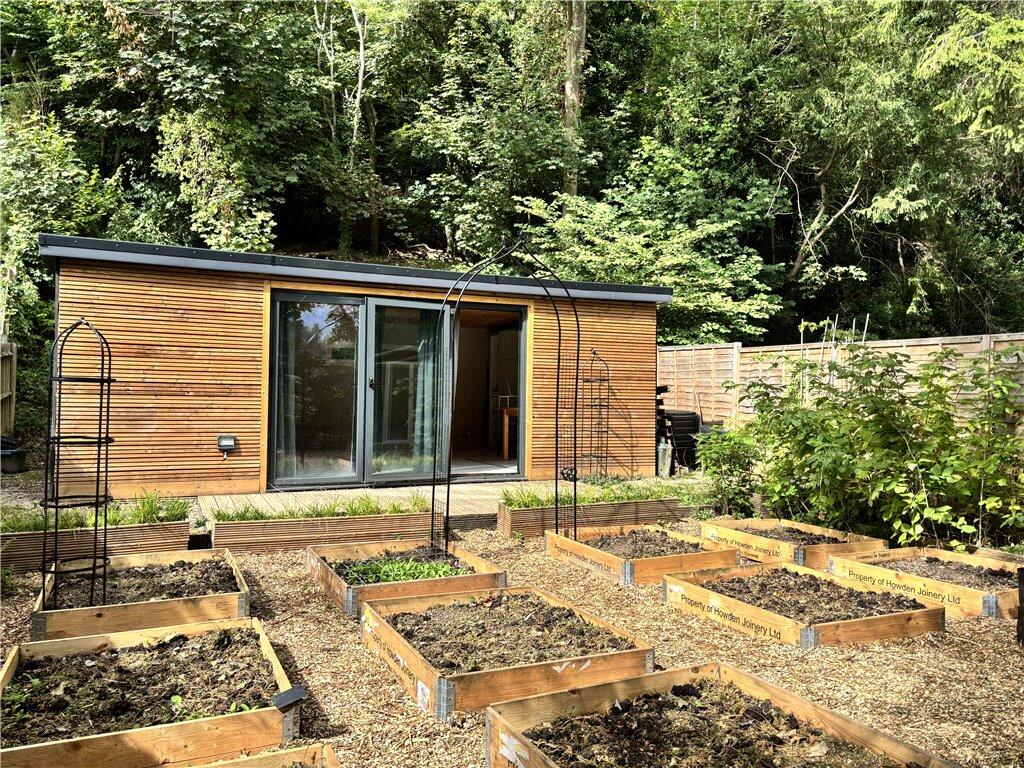 House in Tandridge, Caterham Valley - View 3