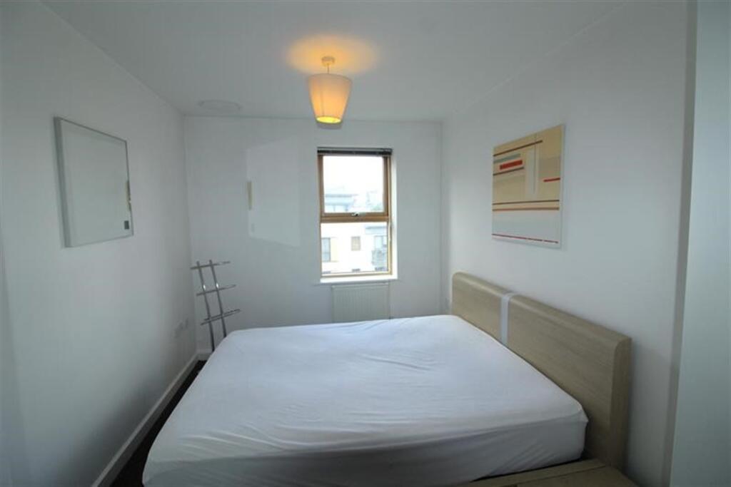 Apartment in Leeds, West Yorkshire - More