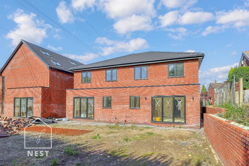 Main image of property: 2b Arnside Drive, Bamford, Rochdale, Greater Manchester, OL11