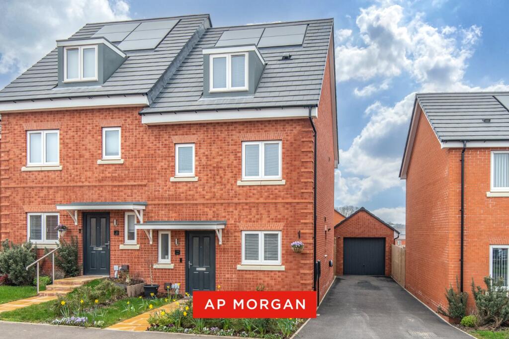 Main image of property: Cedar Road, Bromsgrove, Worcestershire, B61