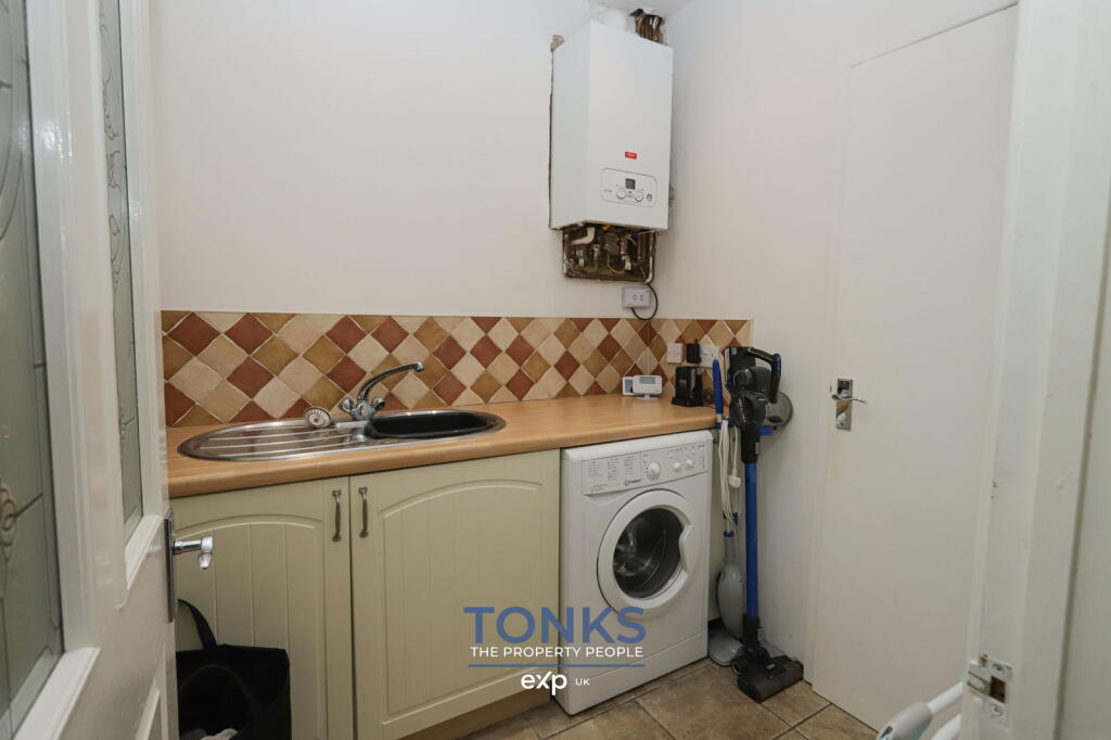 Additional image 9 of Swan Crescent, Oldbury, B69 4QQ