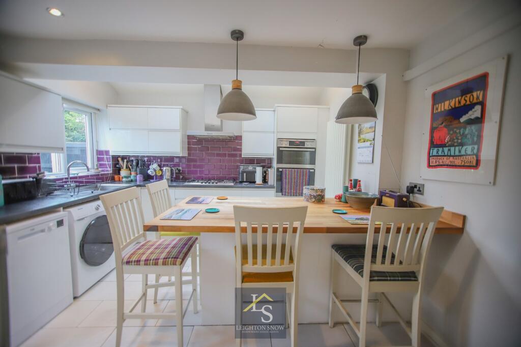 House in Stockport, Cheadle Hulme - View 4
