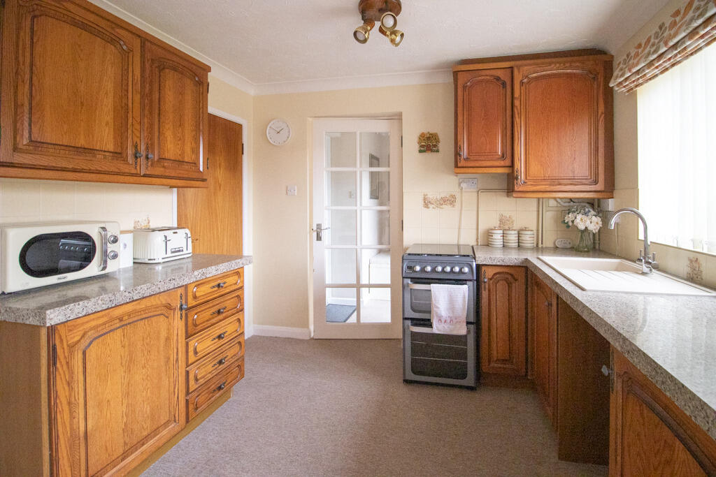 Daseleys Close, King's Lynn, Norfolk, PE30 3SL photo 2
