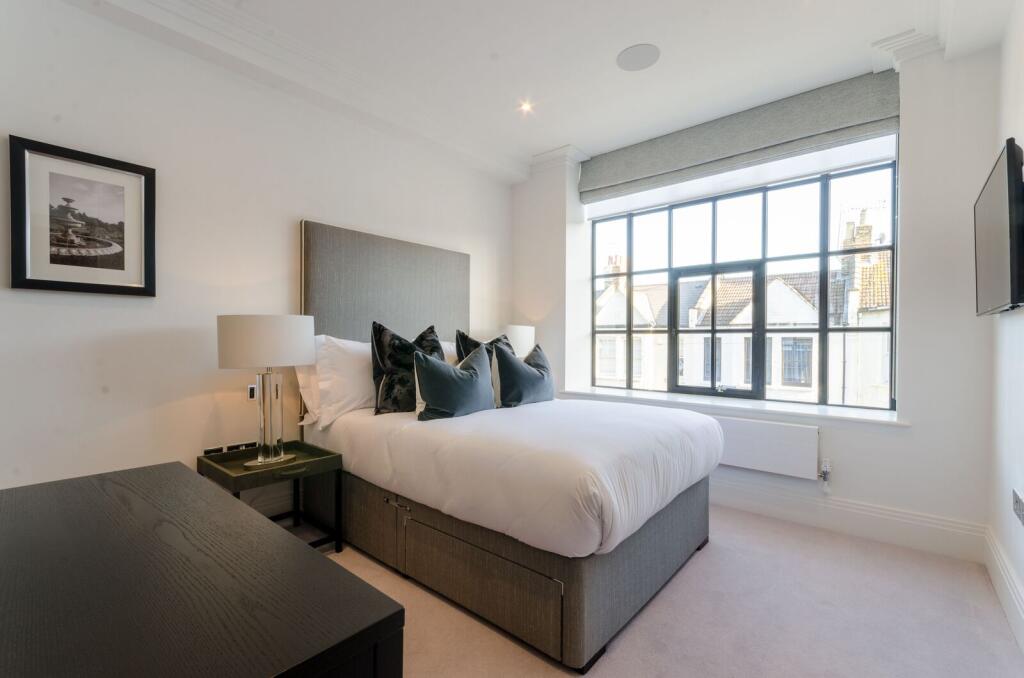 Apartment in London - More