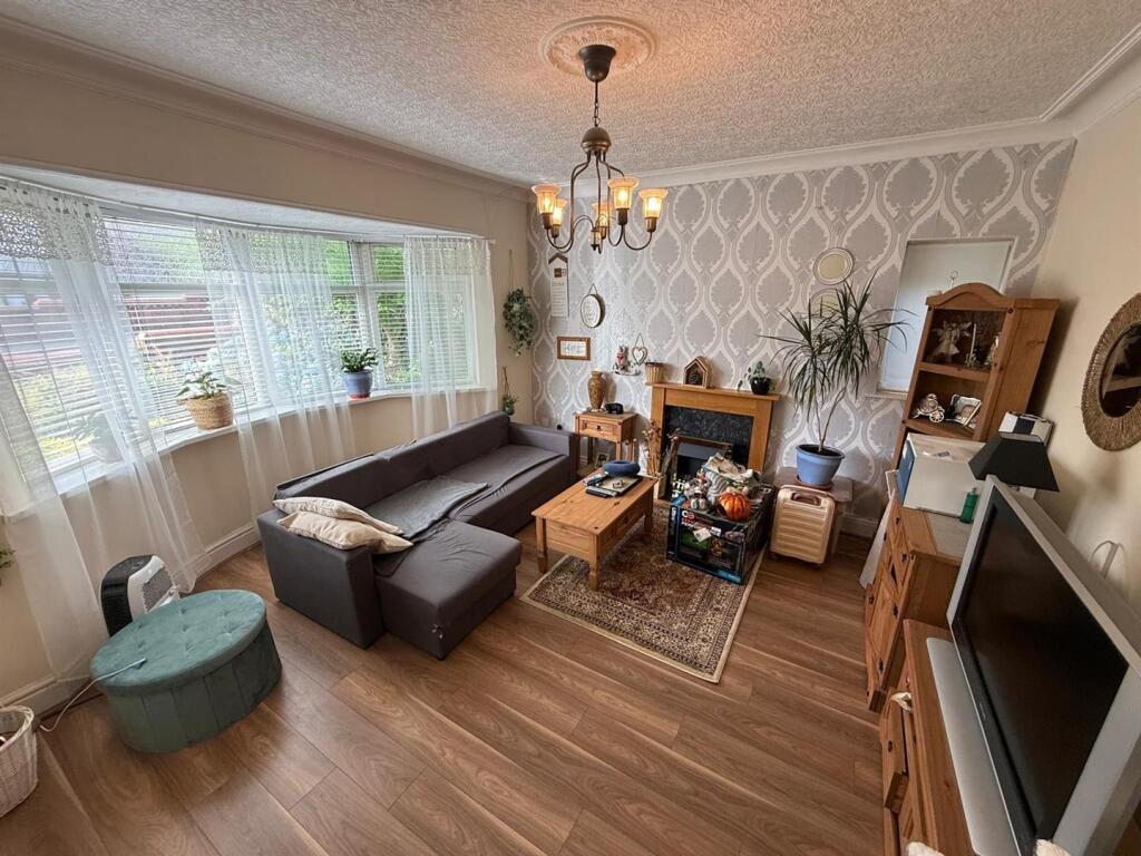 House in Hyndburn, Milnshaw - More