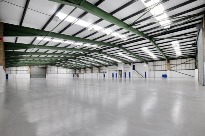 4 Brookside Avenue ShopFloorShuttersClosed01HR.j