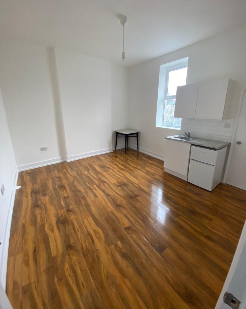 Main image of property: Room 1 Hoe Street E17 
