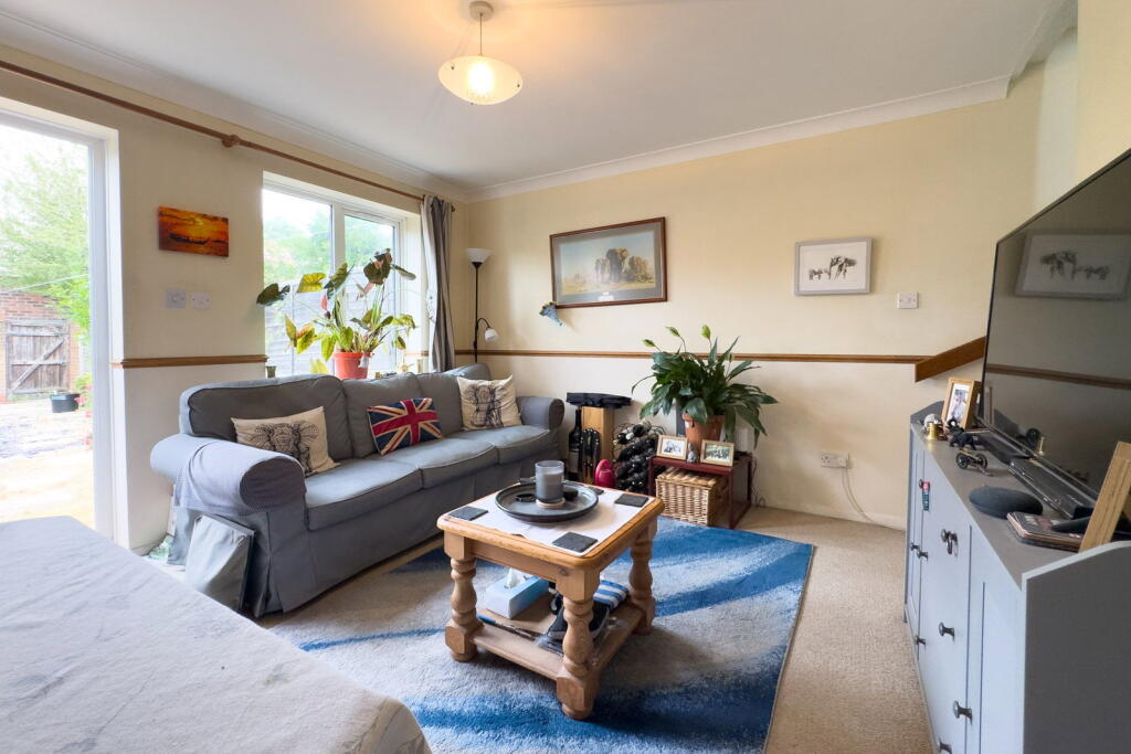 Orchard Close, Alresford photo 2
