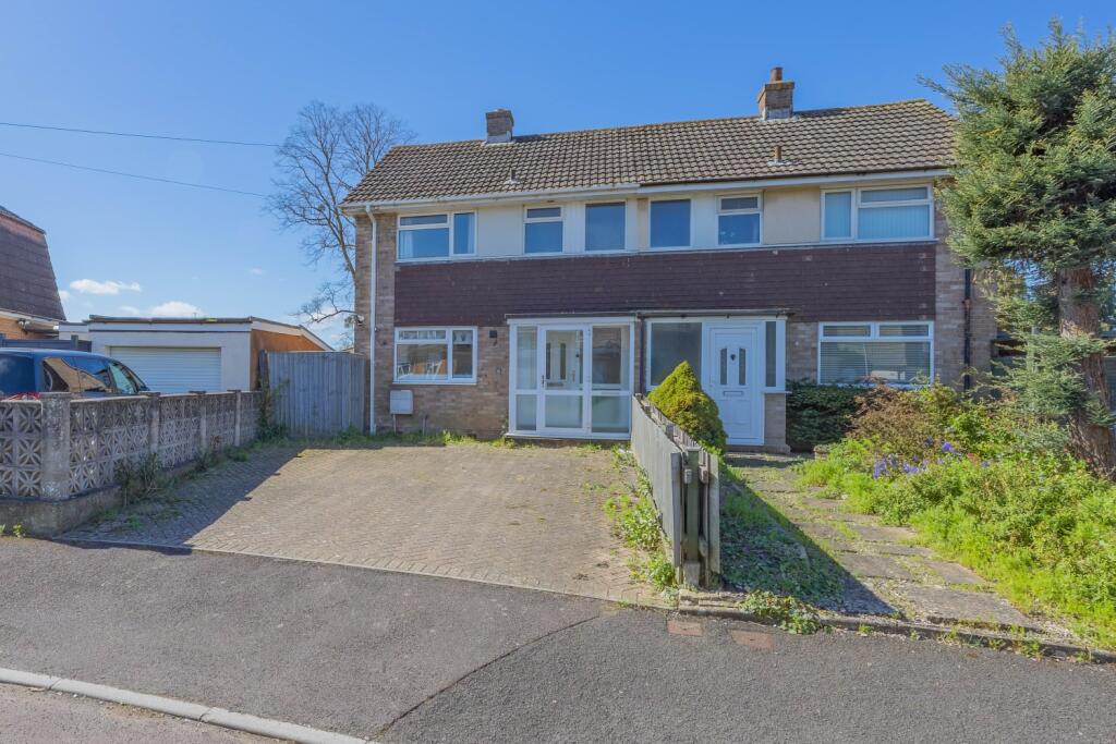 Main image of property: 32 Charles Crescent, Taunton