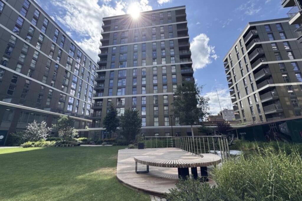 Main image of property: 4/F, Holly House, 5 Eden Grove, Staines-upon-Thames